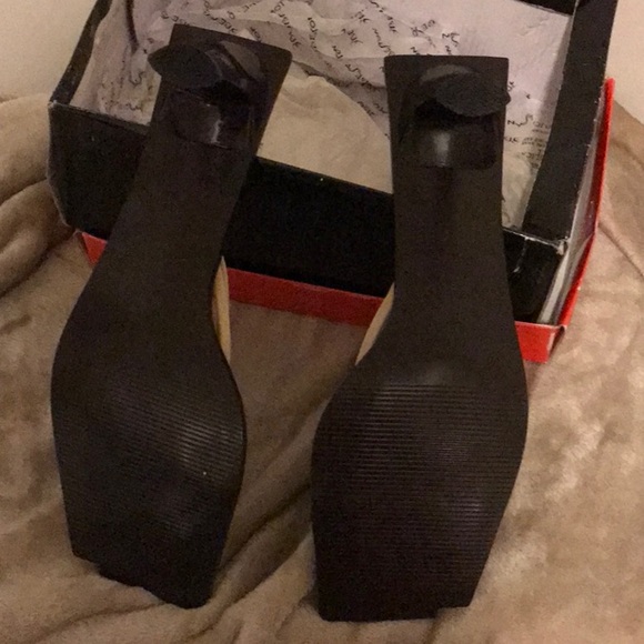 Sandals - Picture 4 of 6